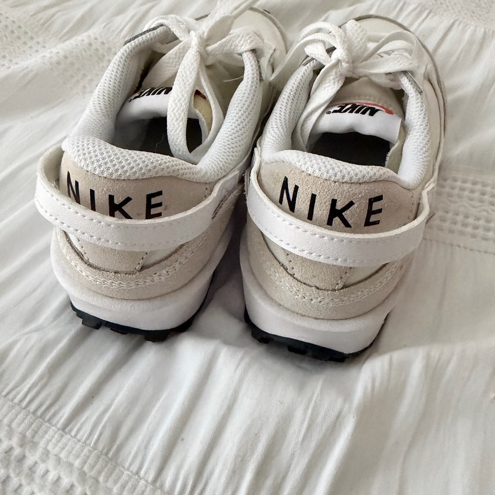 Nike Women's Beige and White Sneakers - Picture 2 of 5